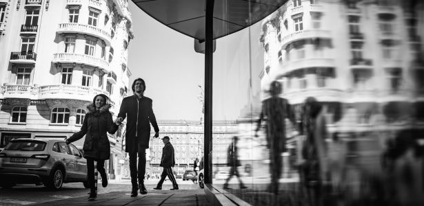 ETUDE: Reflections in an Urban Environment